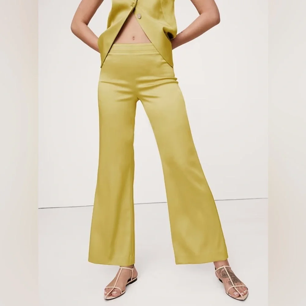 NEW! Banana Republic Mid-Rise Kick-Flare Satin Ankle Pant - Multiple #772704